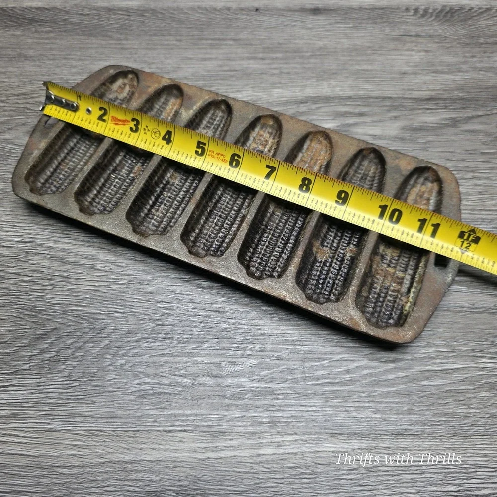 Vintage Cast Iron Cornbread Pan - 7 Ear Corn Stick‎ Pan - 12